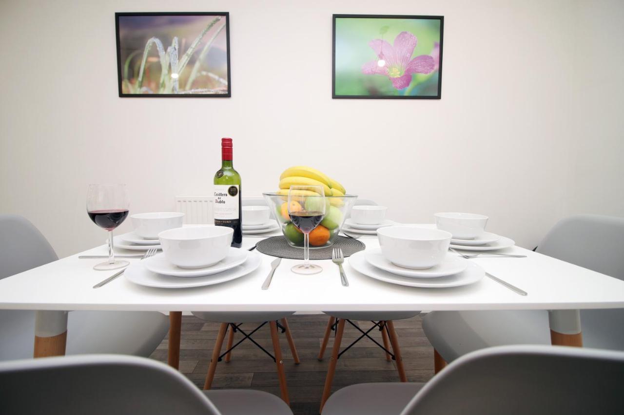 Delft - Spacious Home, High Speed Wi-Fi, Free Parking, Terrace Swindon Eksteriør bilde