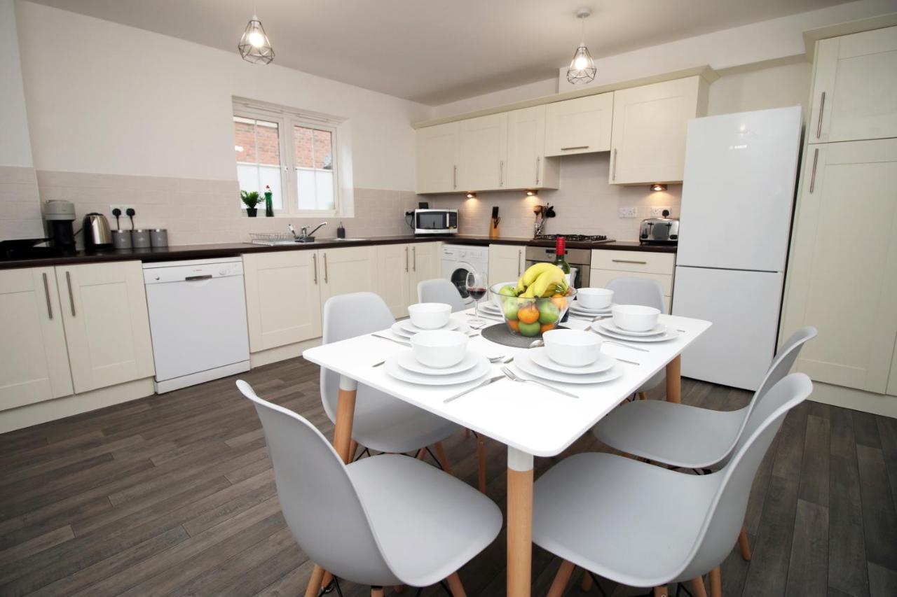 Delft - Spacious Home, High Speed Wi-Fi, Free Parking, Terrace Swindon Eksteriør bilde