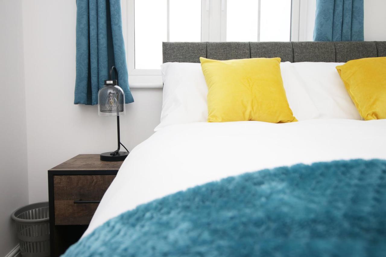 Delft - Spacious Home, High Speed Wi-Fi, Free Parking, Terrace Swindon Eksteriør bilde
