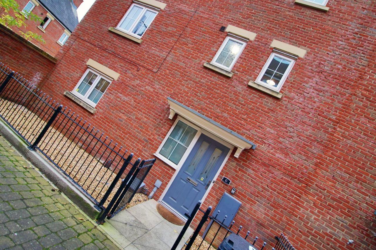 Delft - Spacious Home, High Speed Wi-Fi, Free Parking, Terrace Swindon Eksteriør bilde